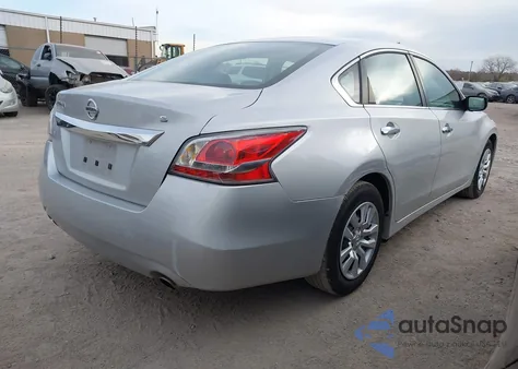 2015 Nissan Altima 2.5 S из США, поврежденный, VIN 1N4AL3AP7FC288640